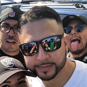 Meet your Posher, Leo